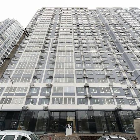 Современные Апартаменты Метро Харьковская Генератор В Доме Kyiv Exterior photo